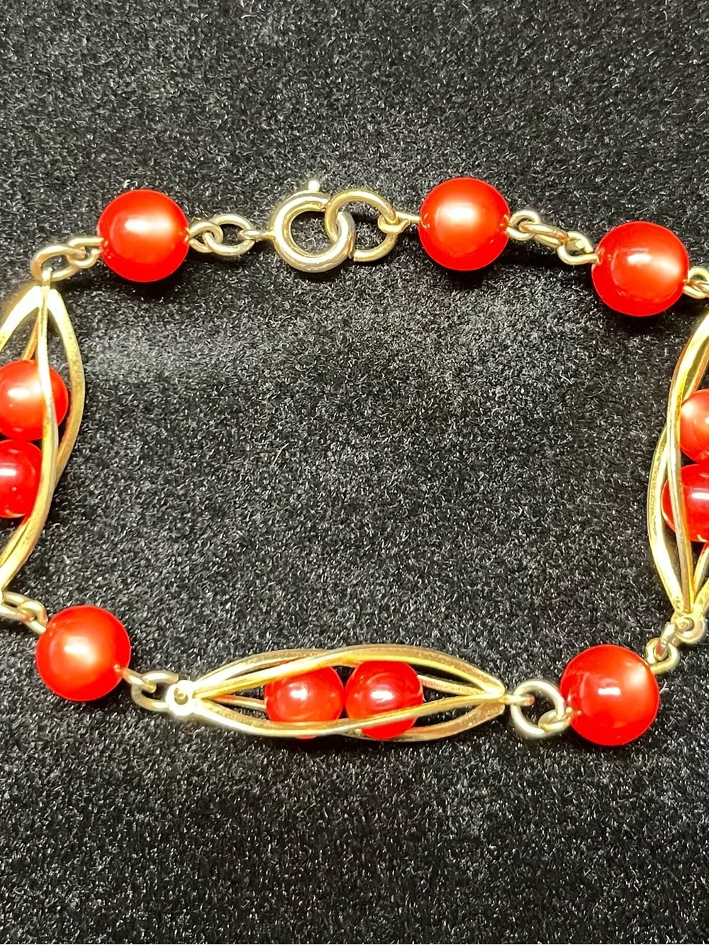 Vintage Red Bead Bracelet & Screw Back Earrings Set